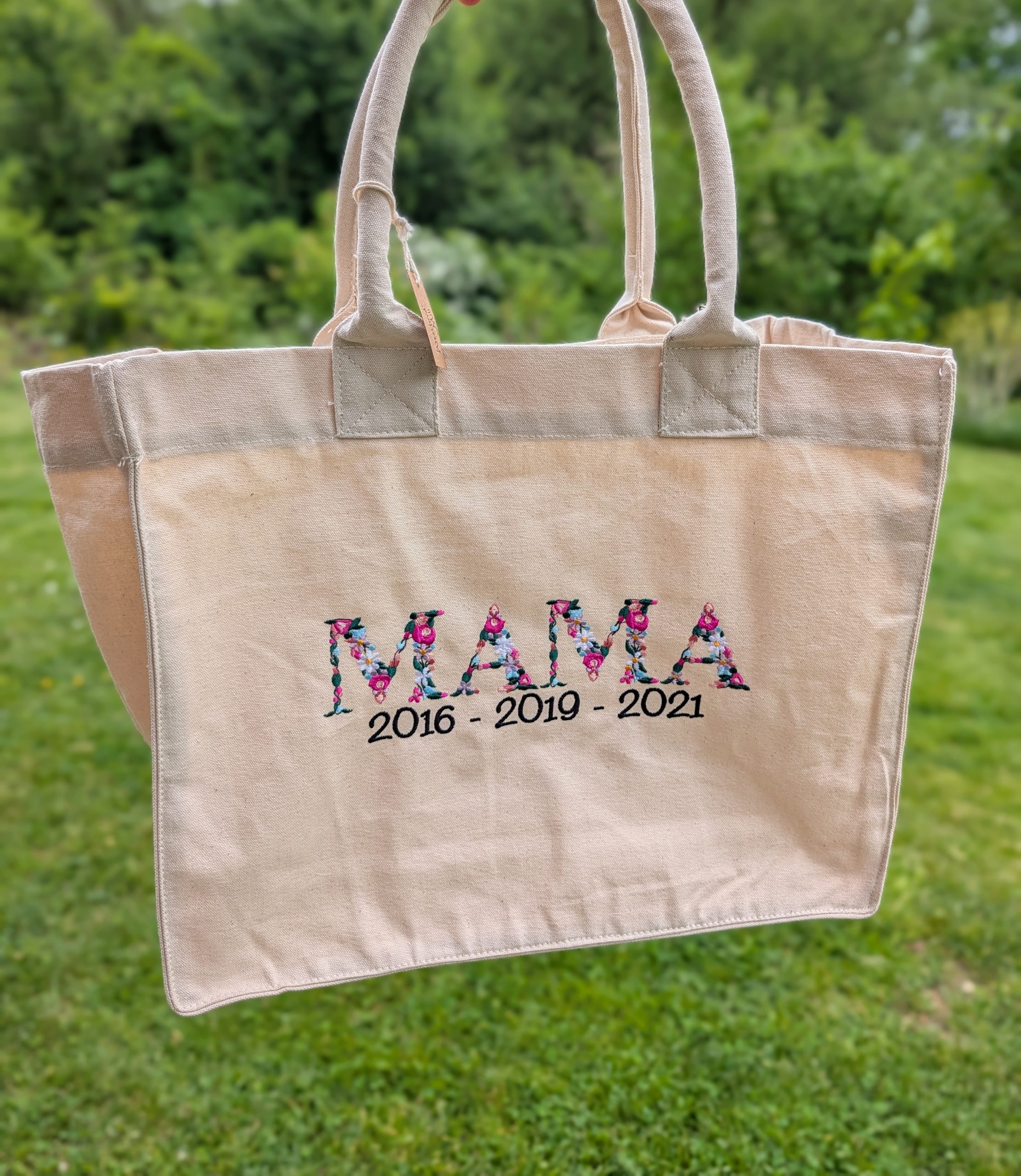 Tasche Vanessa mit Floralen Buchstaben