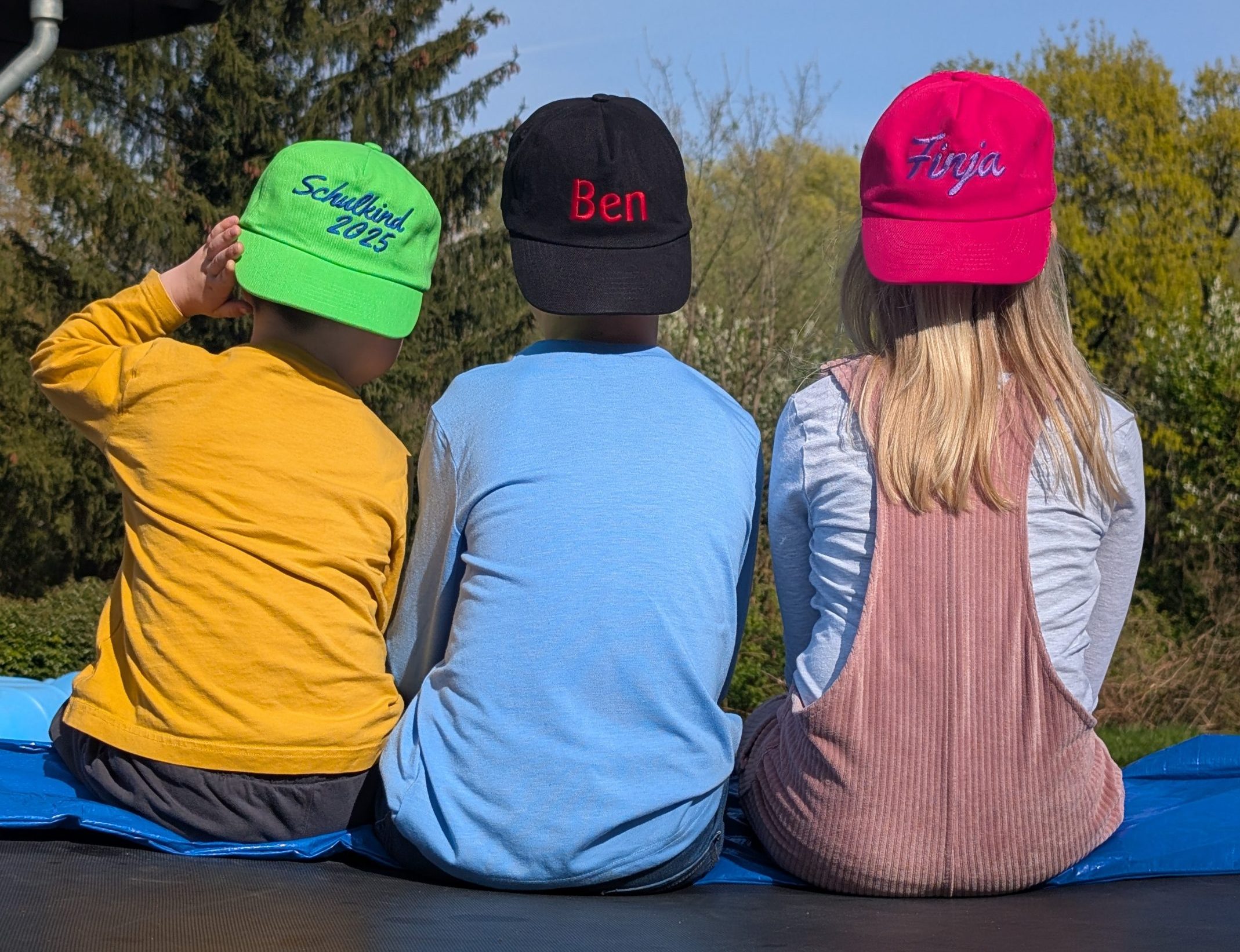 Caps